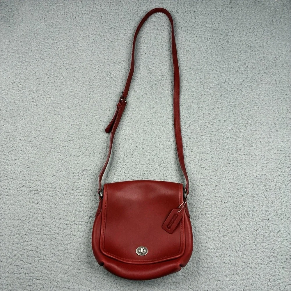 Vintage Coach Companion Flap 9076 Red Glovetanned Leather Crossbody USA